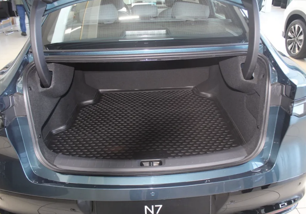 Коврик в багажник для NISSAN N7 2025-, седан, электро, 1 шт. (полиуретан) ELEMENTAN1176B10