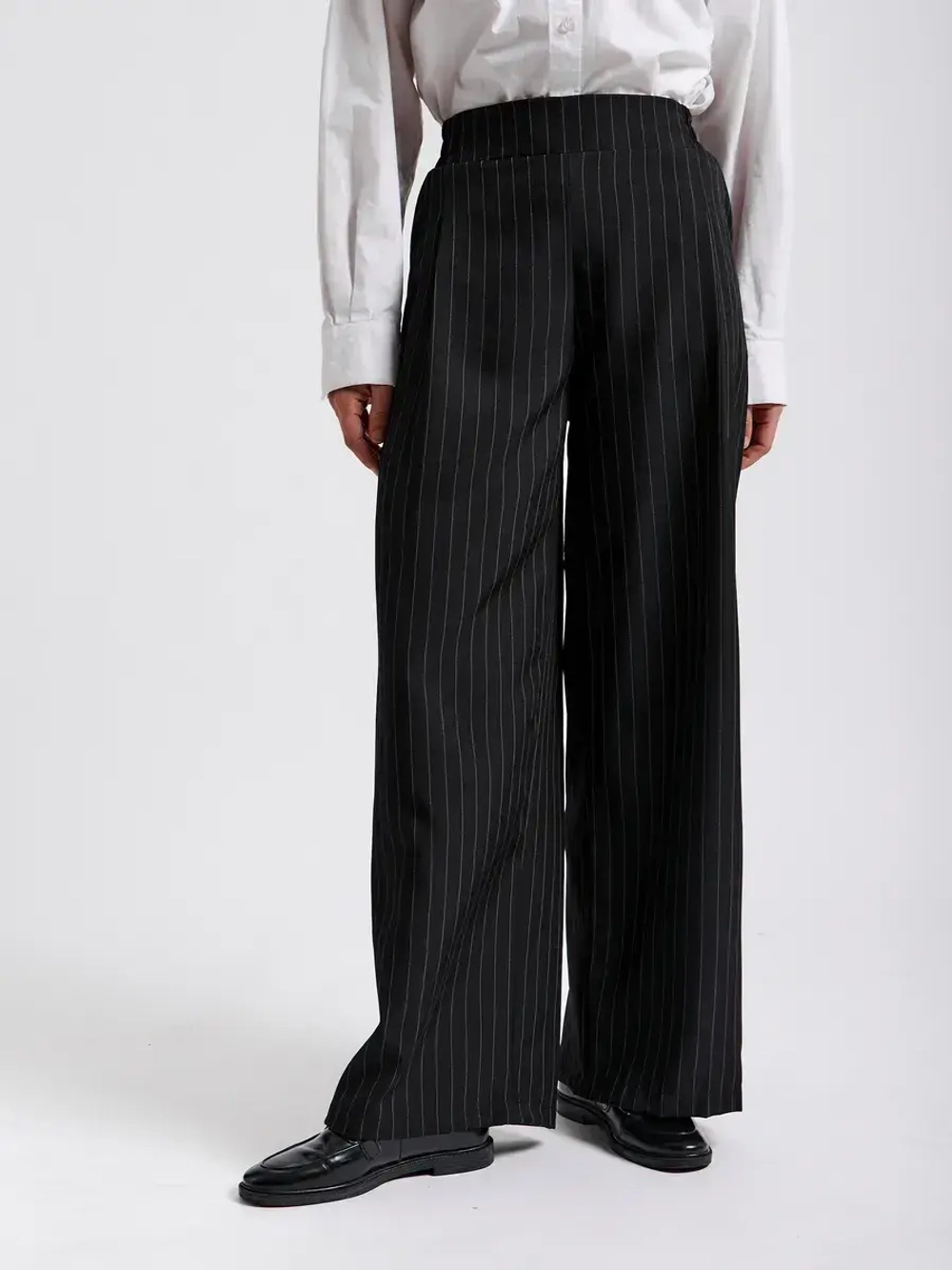 Брюки палаццо на резинке осенние черный