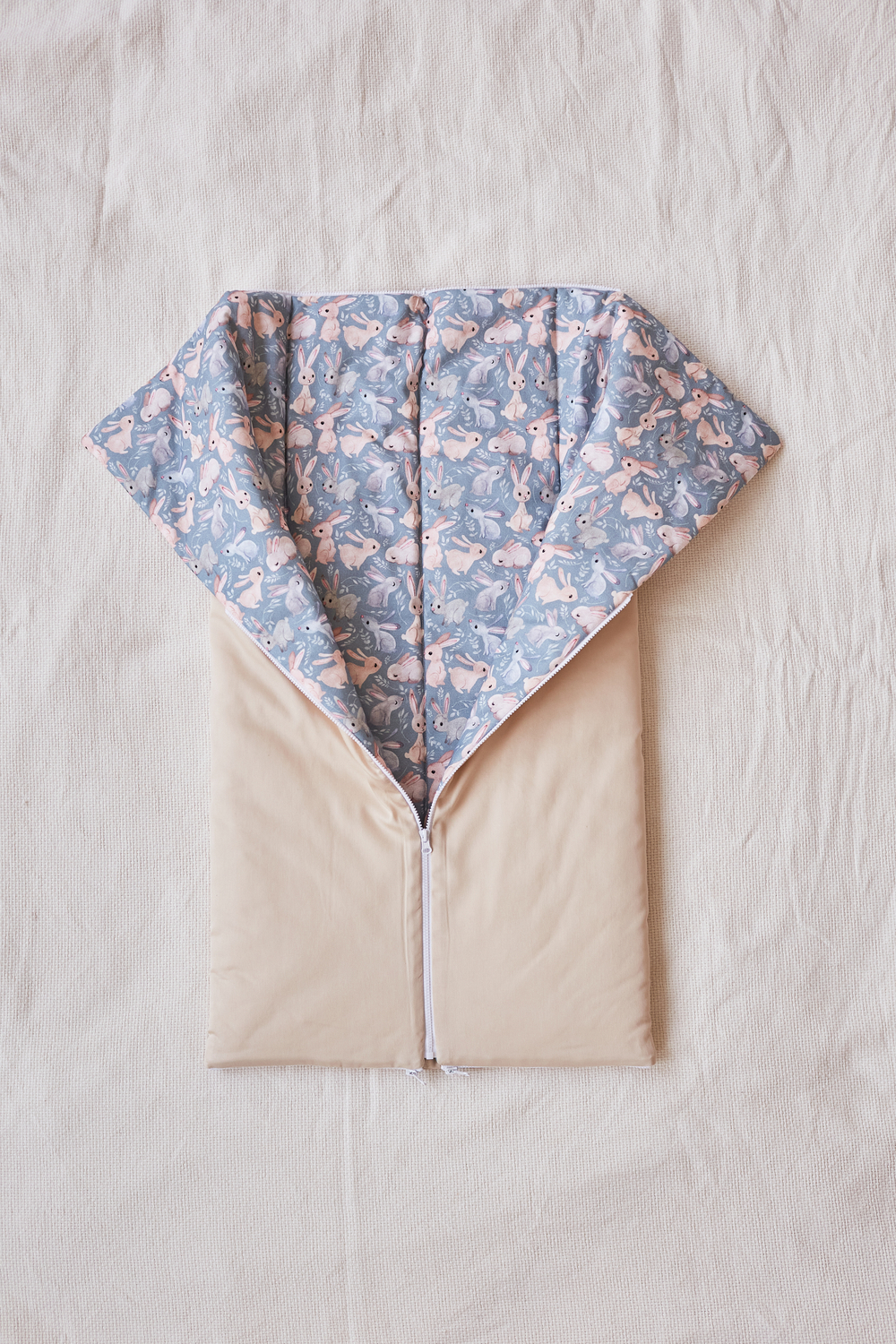 Комплект на выписку Зайчишки тёмные (бежевый)/(конверт+слип+чепчик)