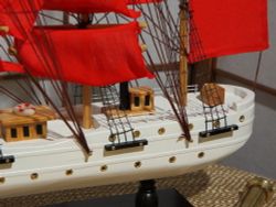 Meteor Lights Модель парусника Secret (Алые Паруса) 50 см