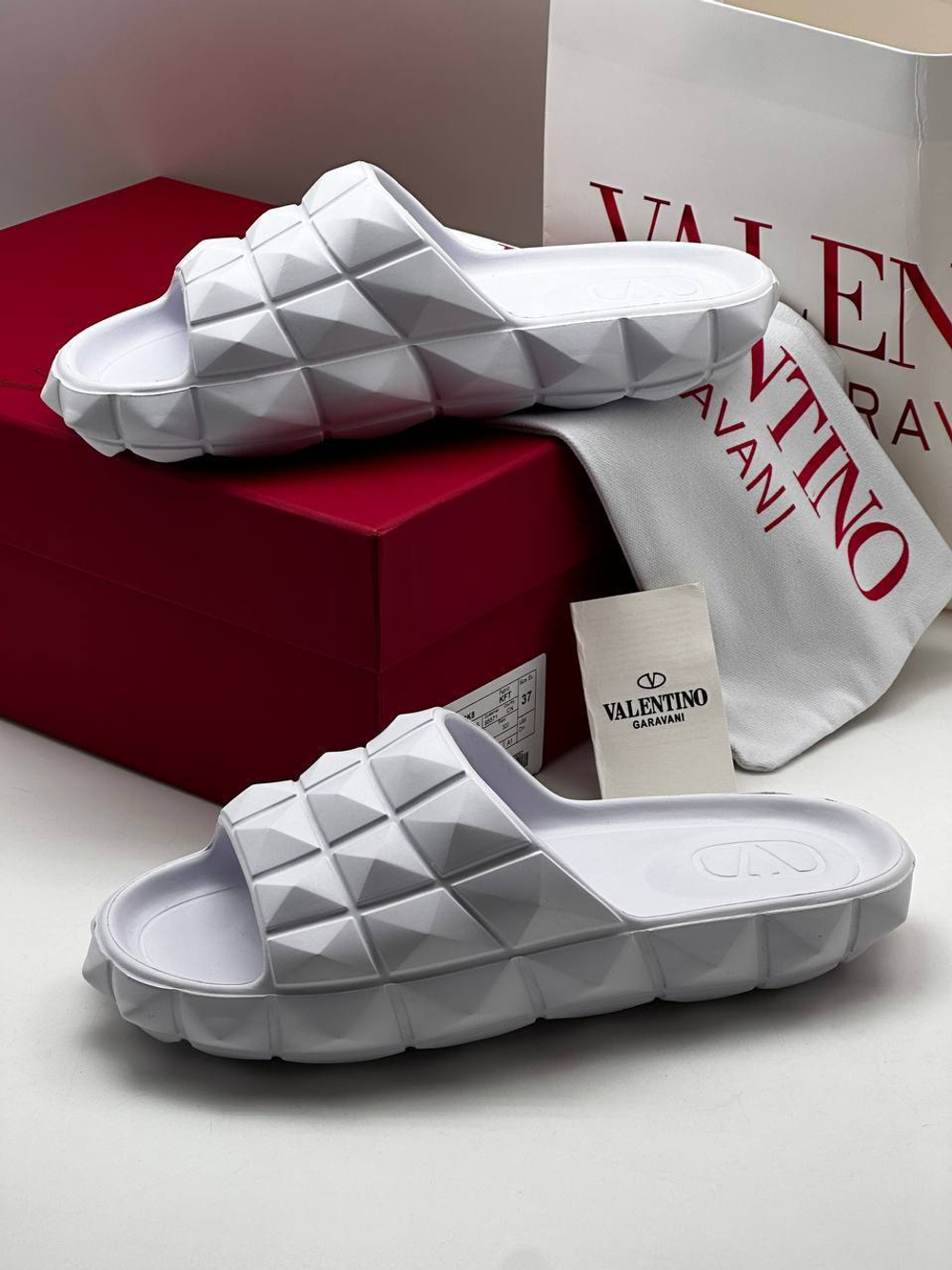 Шлепанцы Valentino