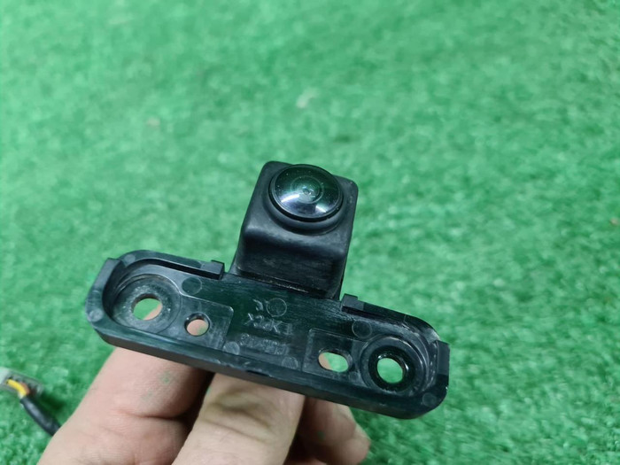 Камера передняя Cadillac Escalade 4 (2014-2020)