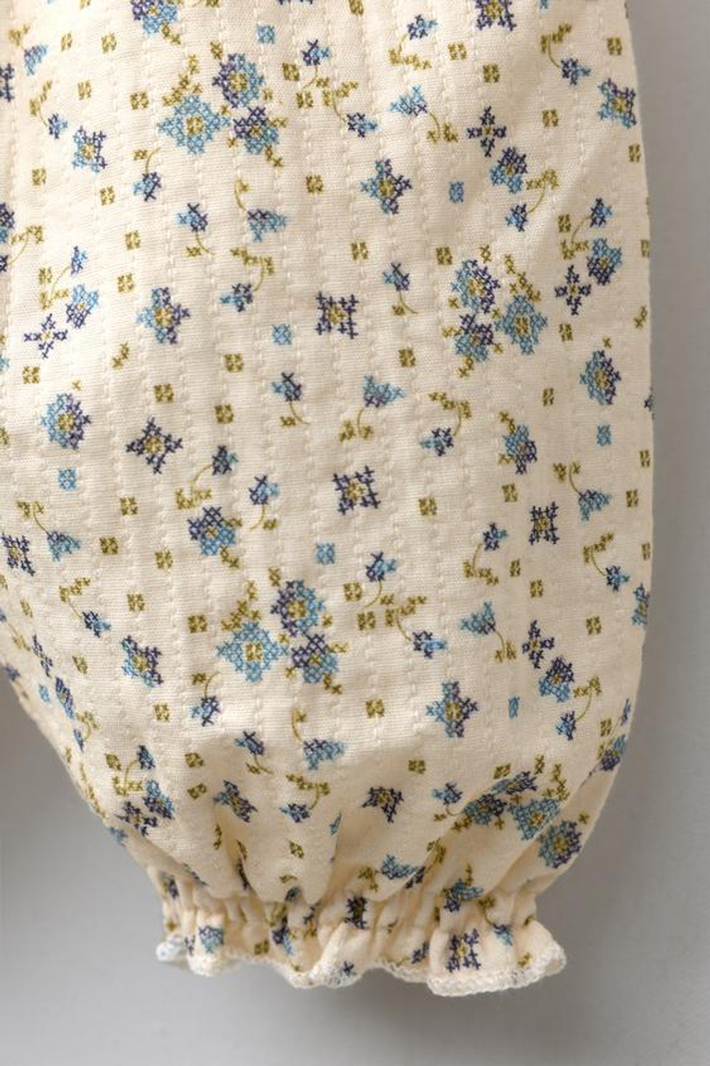 ZARA БРЮКИ С ЦВЕТОЧНЫМ ТЕКСТУРНЫМ РИСУНКОМ, ЭКРЮ