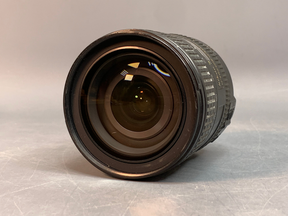 Nikon 16-85mm 3.5-5.6G ED VR царапины перед линзе