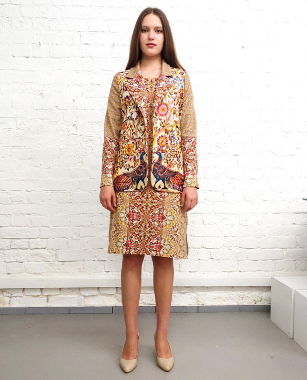 Комплект (платье и жакет) "Райские птицы", по мотивам текстильного панно «Древо Жизни», выполненного в древнеиндийской технике ‘каламкари’