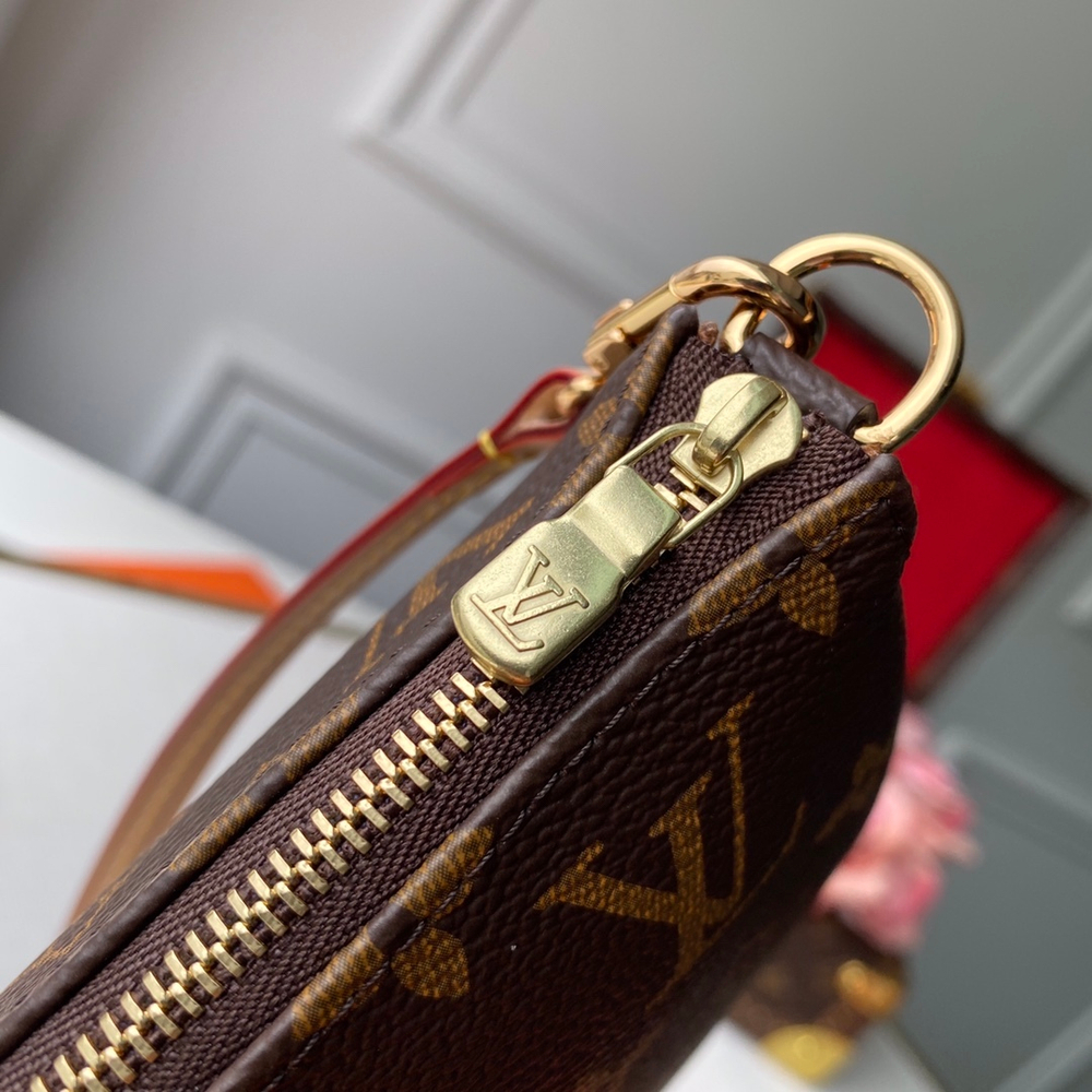 Louis Vuitton Pochette Accessoires