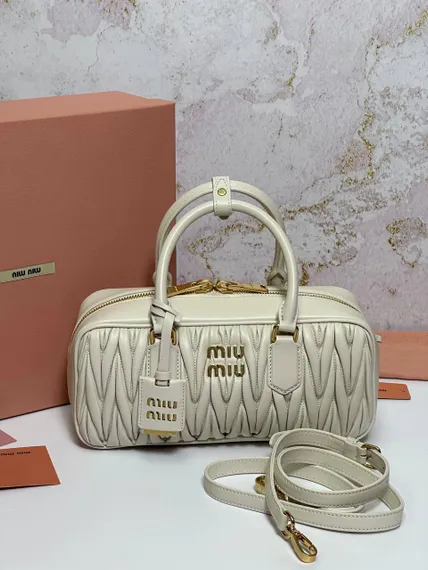 Сумка MIU MIU Arcadie matelassé из кожи наппа, белый