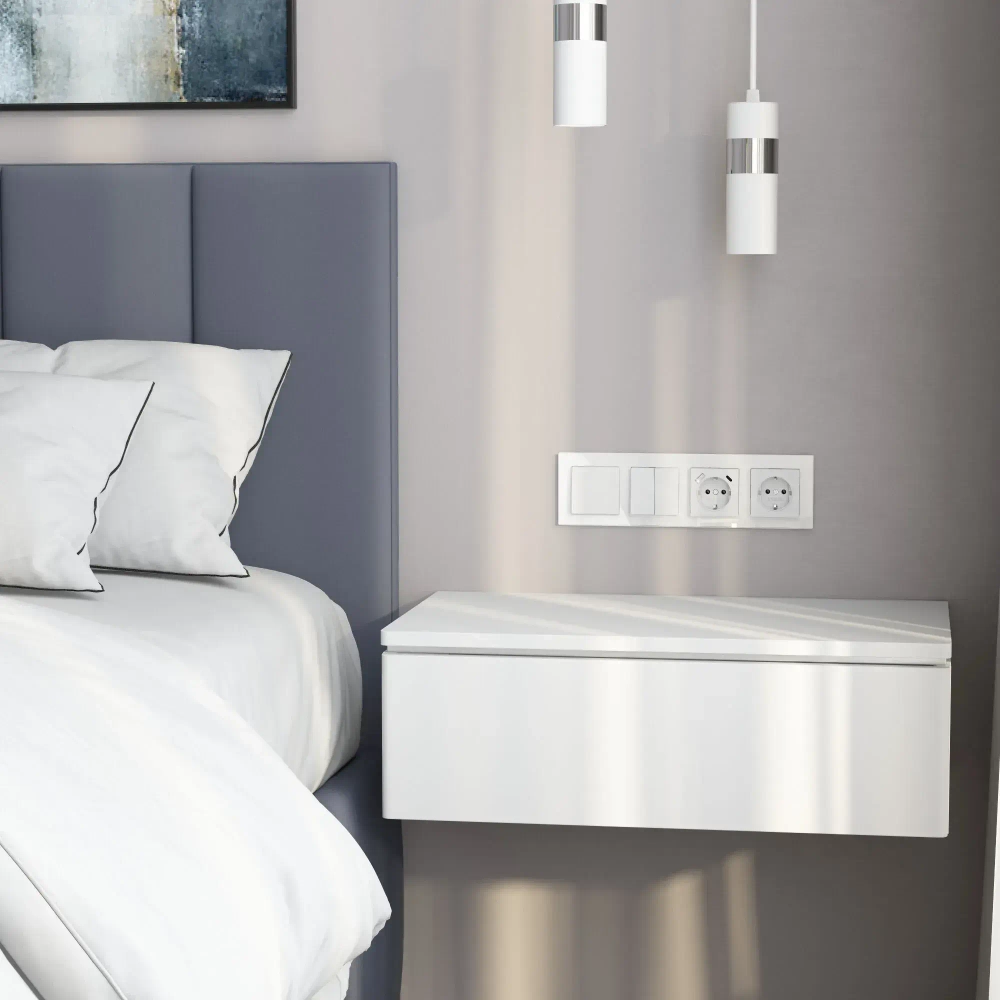 Рамка на 4 поста Favorit (белый, стекло) W0041101