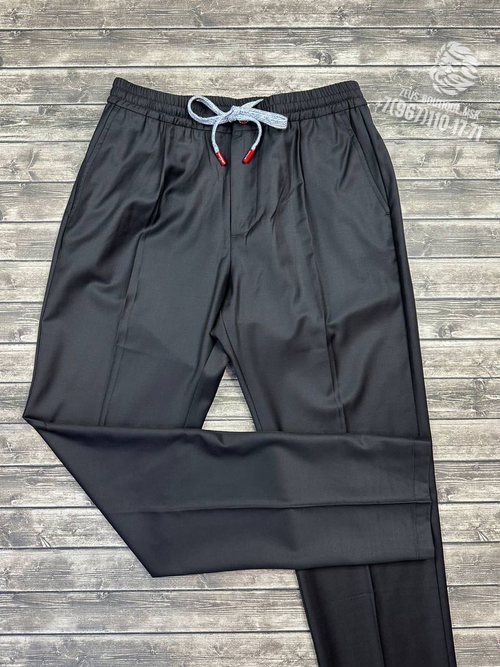 Классический костюм Kiton