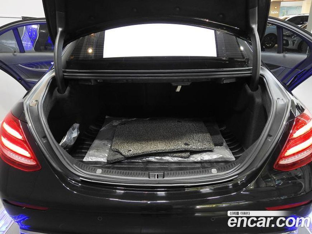Mercedes-Benz E-Class W213 E300 Avangarde (12.2019)