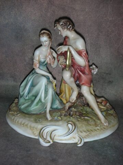 Статуэтка. Фарфор. Психея и Эрос. Capodimonte. Италия