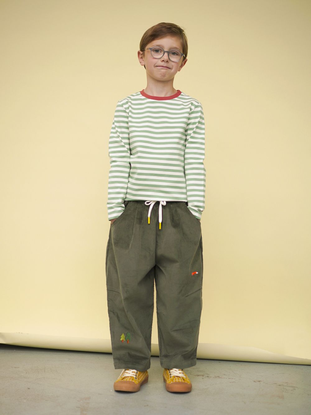 Широкие брюки хаки с вышивкой ЛЕС