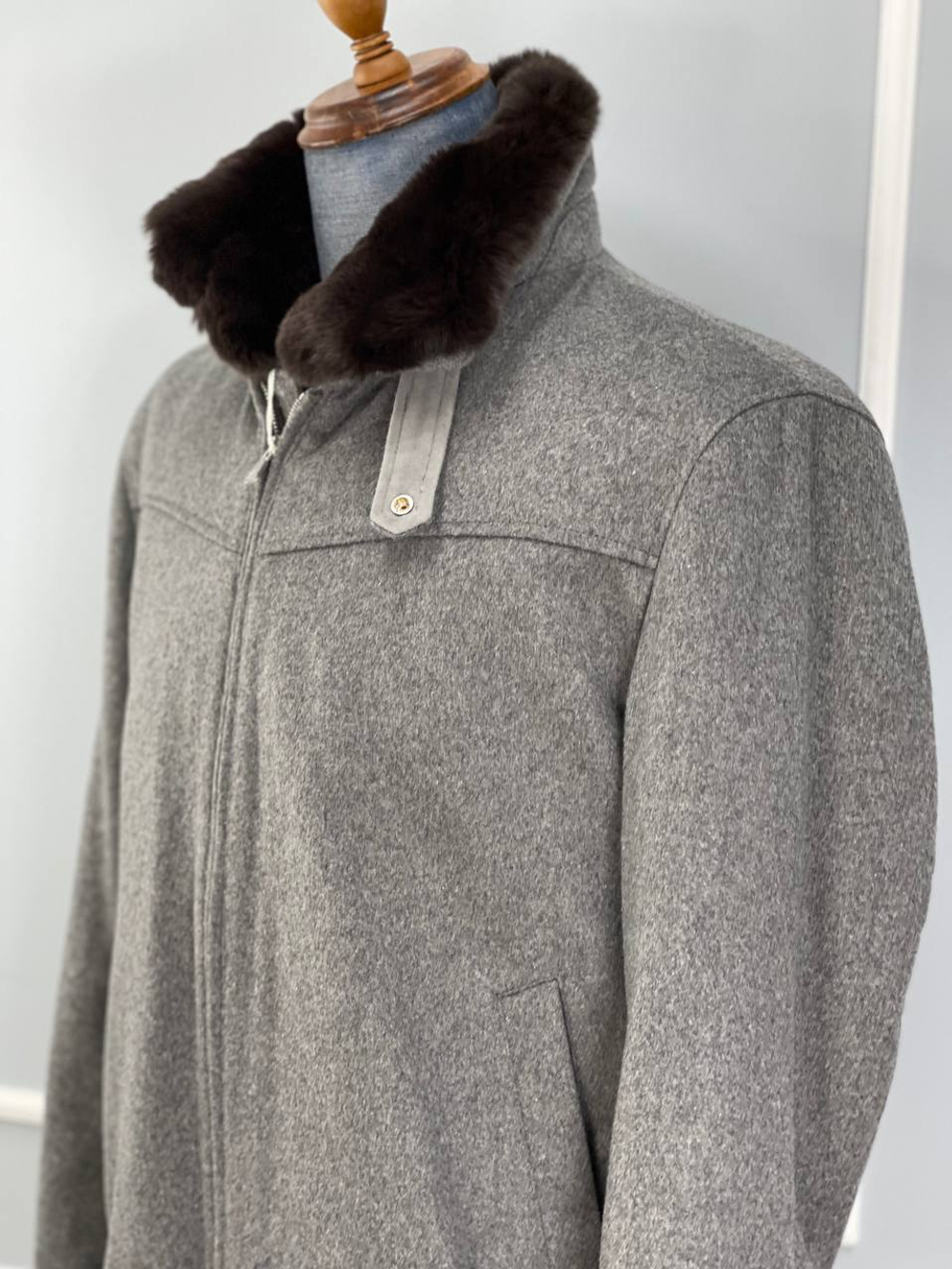 Кашемировая куртка Brunello Cucinelli внутри с мехом