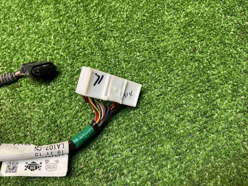 Проводка заднего бампера Hongqi HS5 (2019-н.в.)