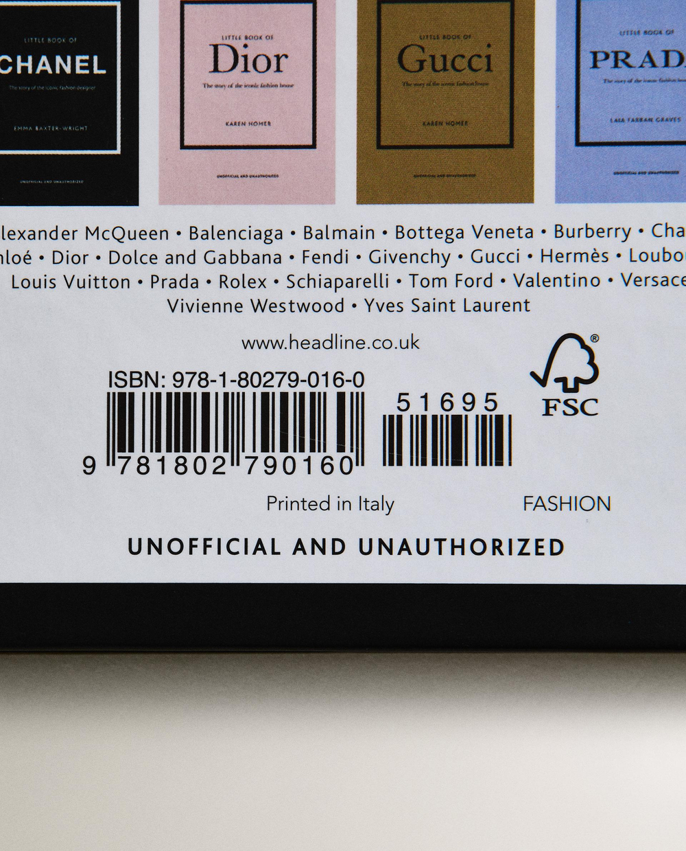 The Little Book of Chanel by Lagerfeld. Иллюстрированная книга об эпохе Лагерфельда в Chanel (на английском языке)