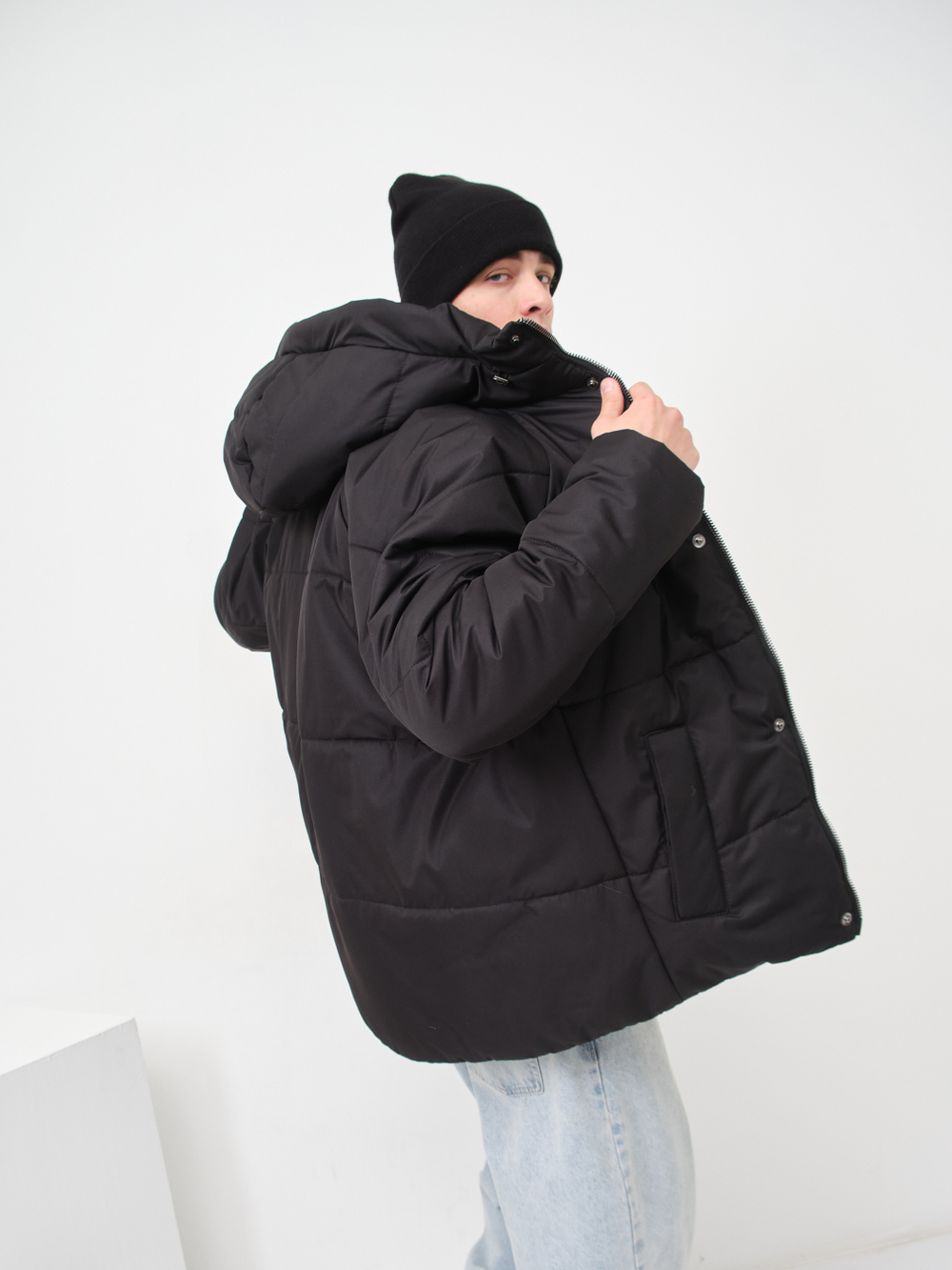 Куртка черная мужская зимняя с капюшоном мембрана