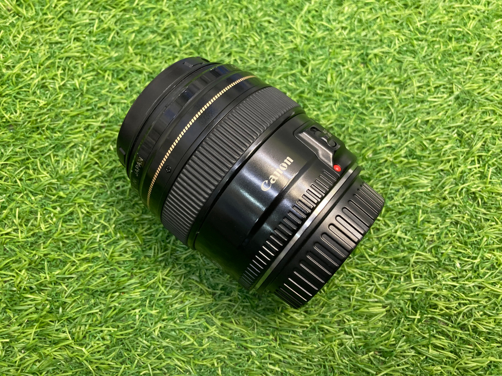 Canon EF 85mm 1.8 USM