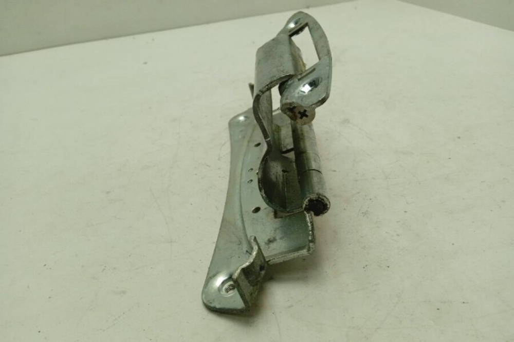 FE925N кт147 Петля люка для стиральной машины Zanussi FE925N б/у