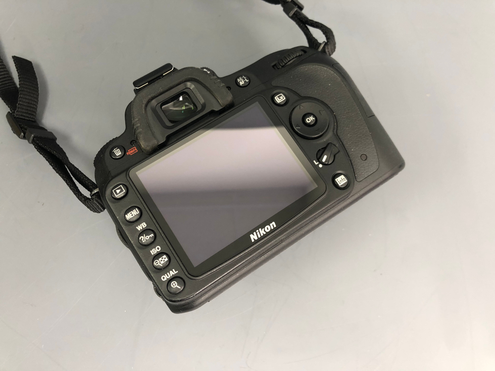 Nikon D90 860 кадров