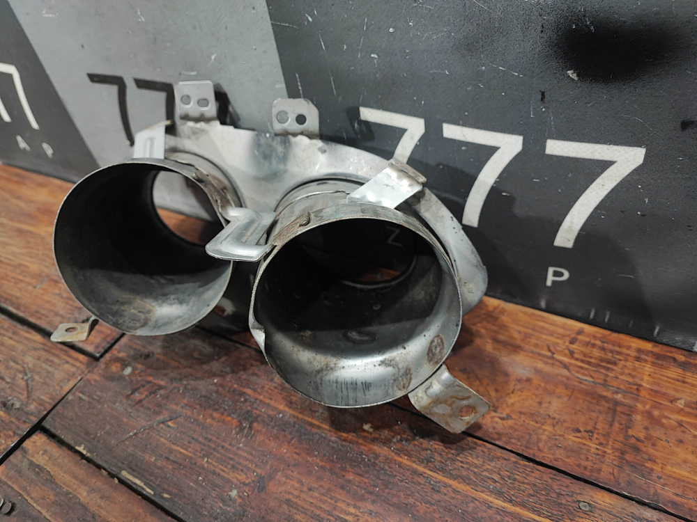 Насадка глушителя левая Geely Tugella 22-нв Б/У Оригинал 6044117700