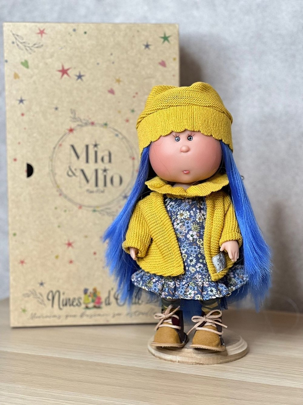 Кукла Nines виниловая 30см MIA CASE (3406A)