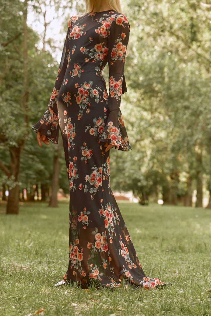 Платье со шлейфом рукав волан