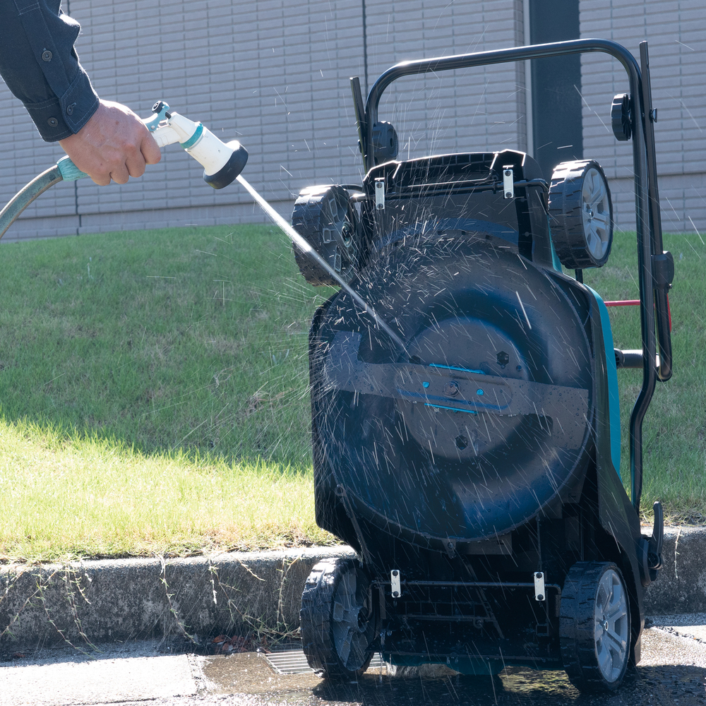 Аккумуляторная газонокосилка Makita LM003GM103