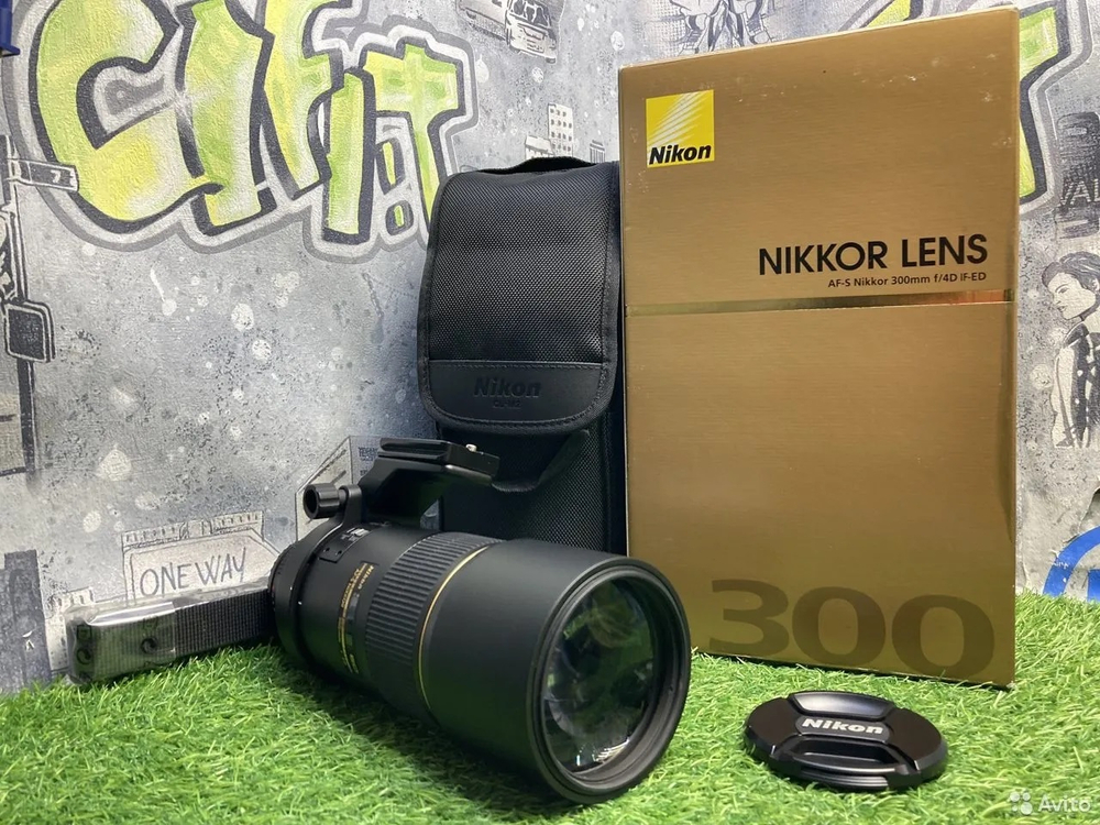 Nikon 300mm 4D ED-IF AF-S Nikkor