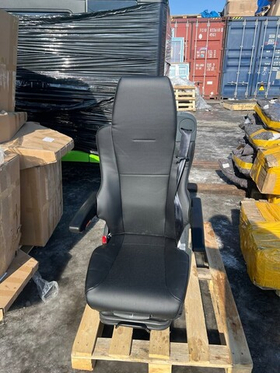 Водительское сиденье в сборе пневмо (с подлокотникам) Shacman Х3000 DZ1643510030