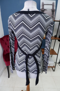 Кофта Amisu с поясом 42 размер