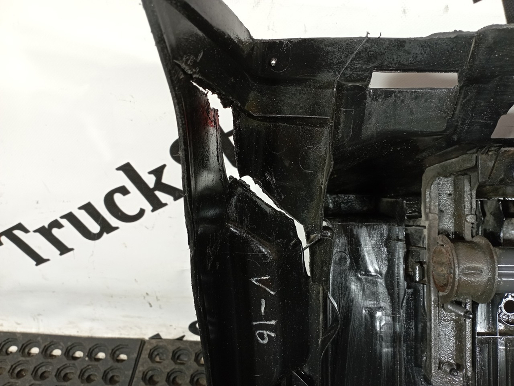 Крыло заднее задняя часть в сборе