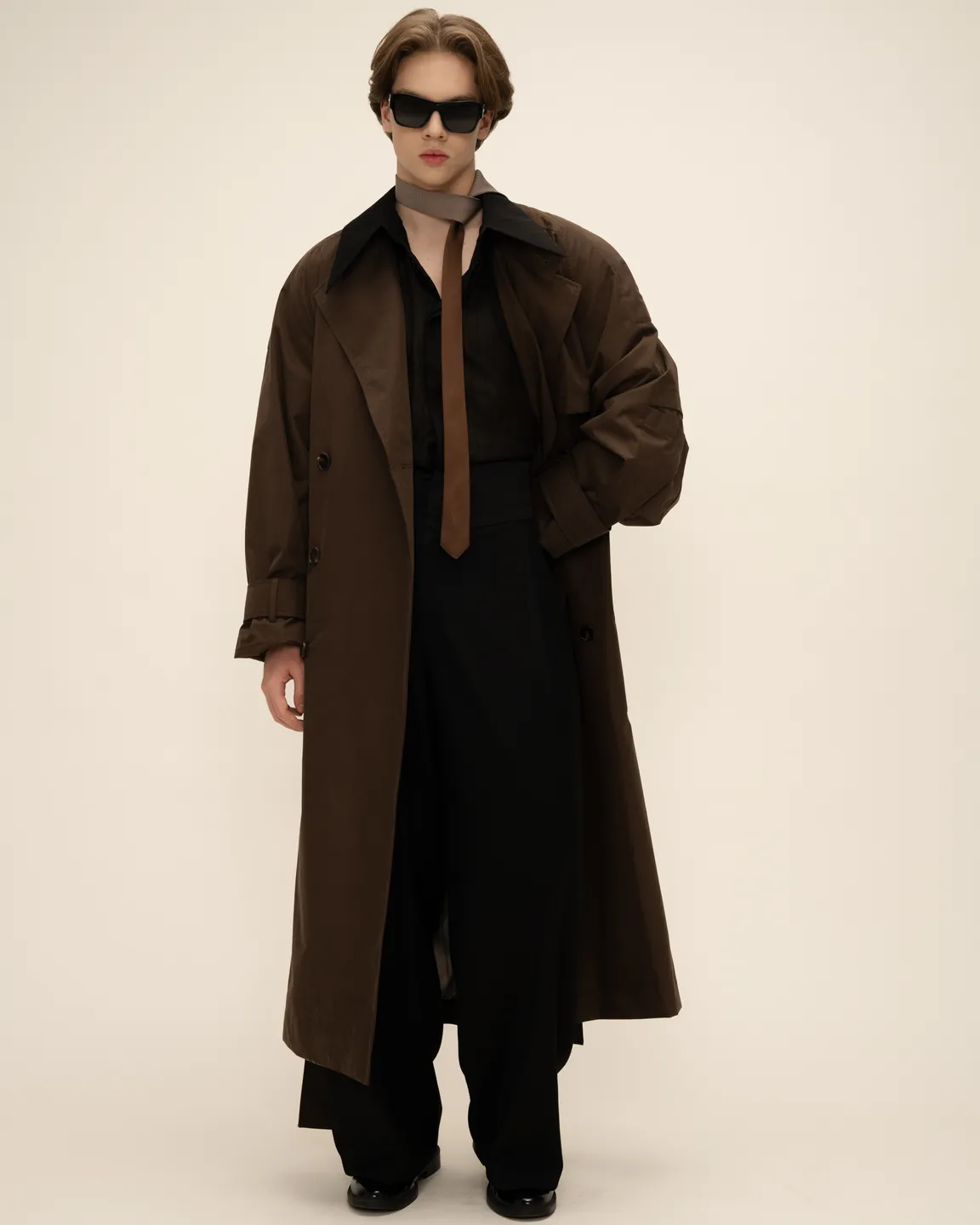 Коричневый тренч 