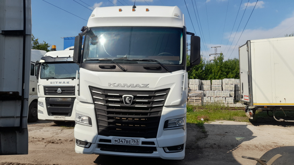 КамАЗ М1945 4x2 Седельный тягач 54901-92 (Дизельный, 11,9 л, 450 л.с., АТ)