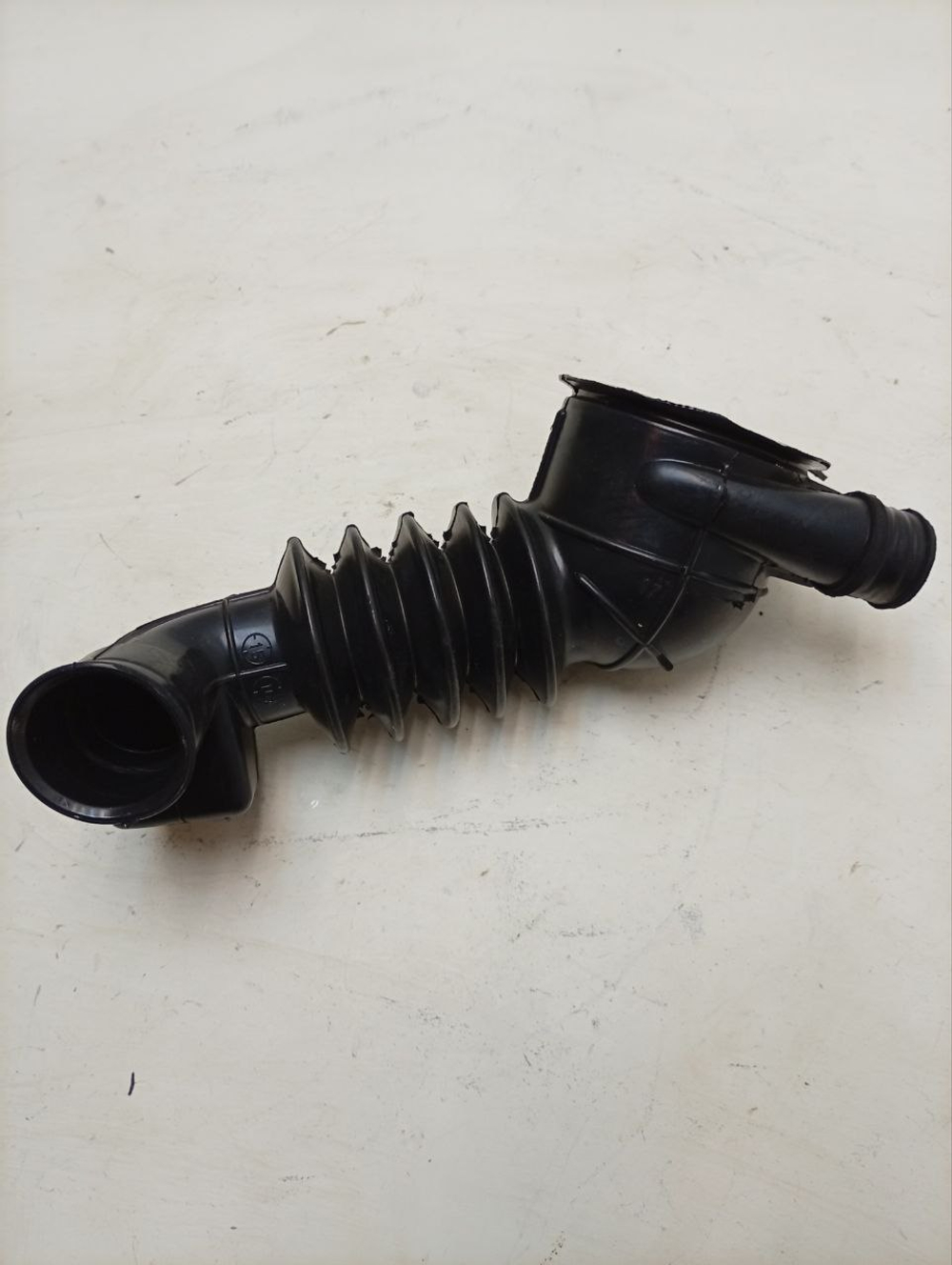 RST703DW кт18 Патрубок сливной для стиральных машин Ariston Indesit 174004549 б/у