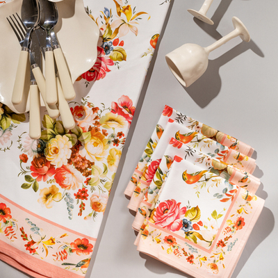 Набор скатерть 160х160 см с салфетками в подарочной упаковке