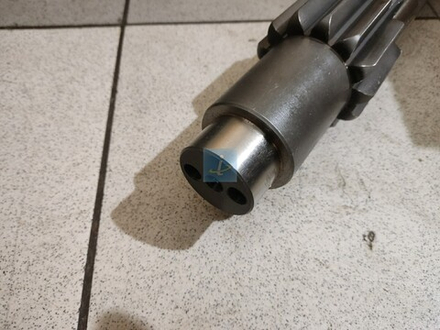 Вал промежуточный (13 зуб.) 236-1701048-Б