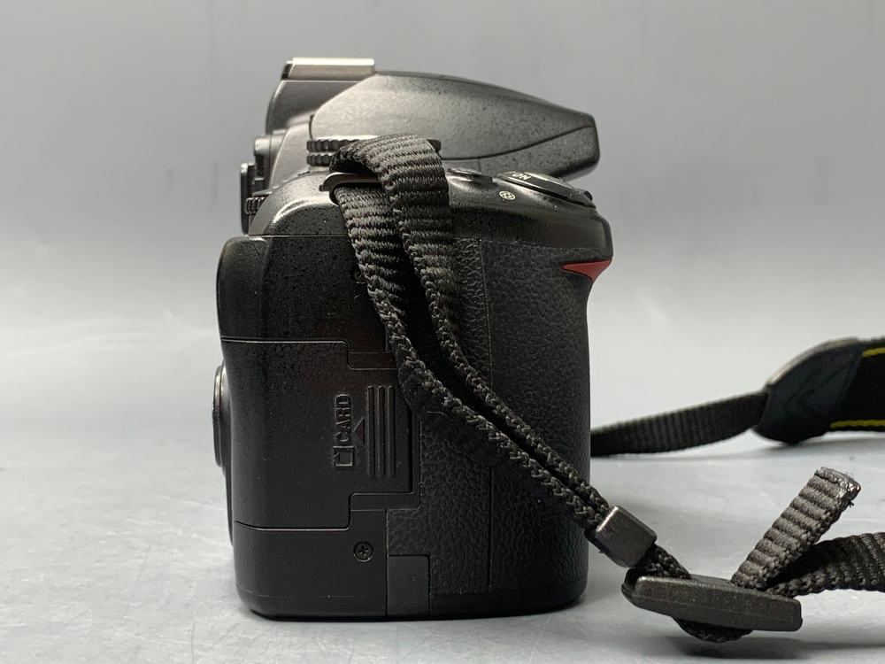 Nikon D3000 Kit 18-55mm