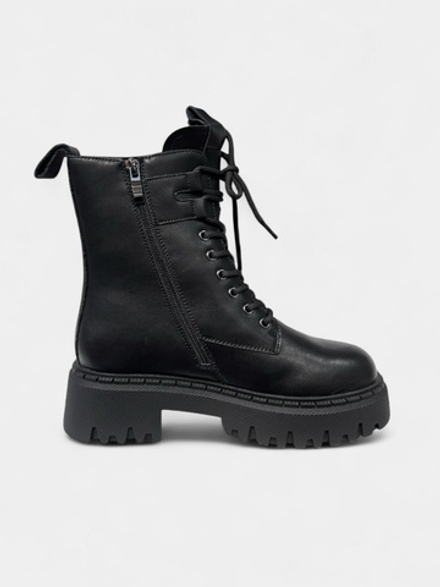 Ботинки со шнуровкой и замком сбоку