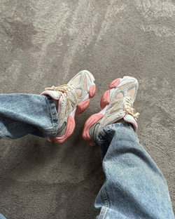 Женские кроссовки NEW BALANCE 9060