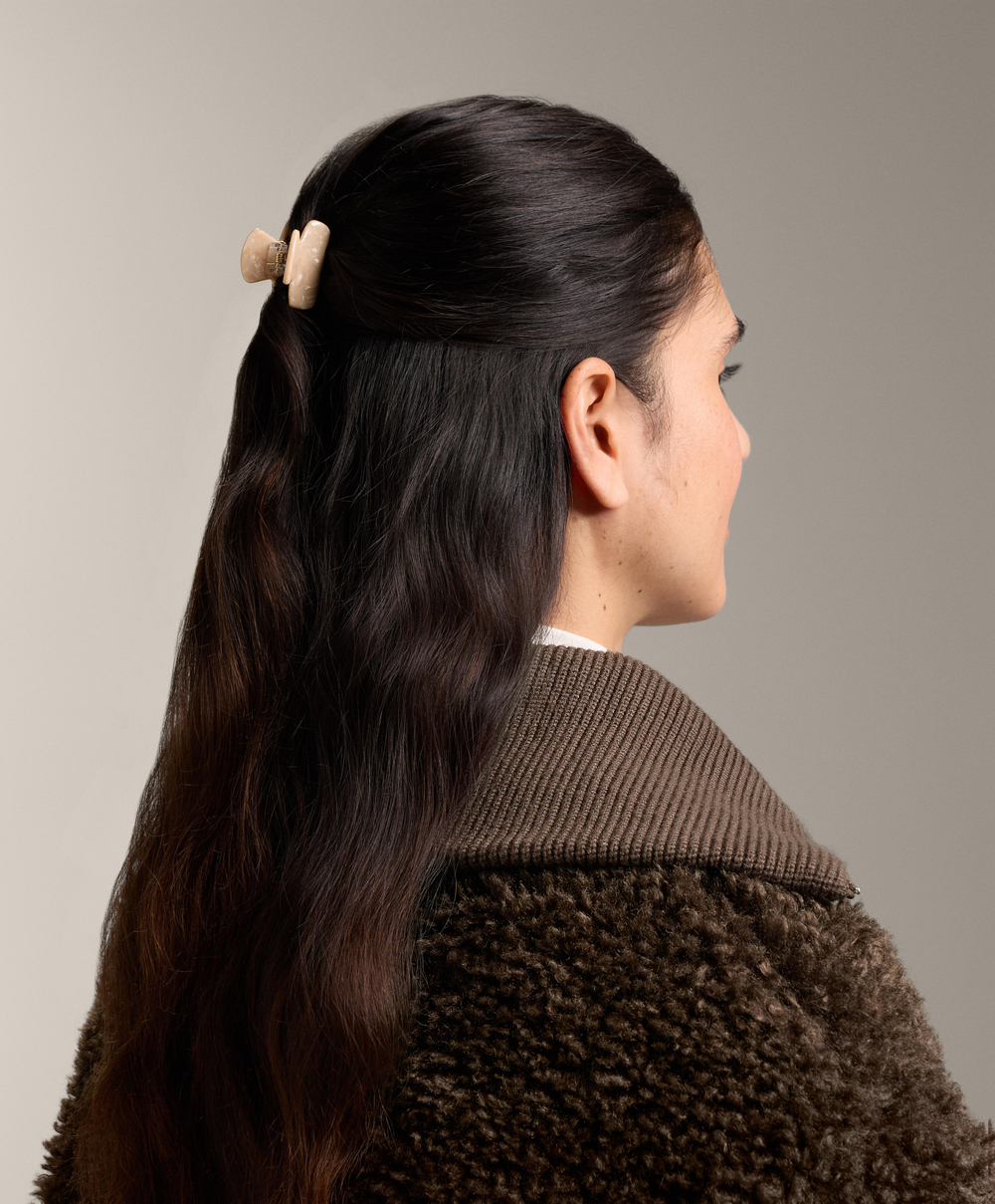 OYSHO Две маленькие заколки для волос, миндальный