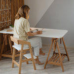 Растущий стул: натуральный дуб, белое сиденье