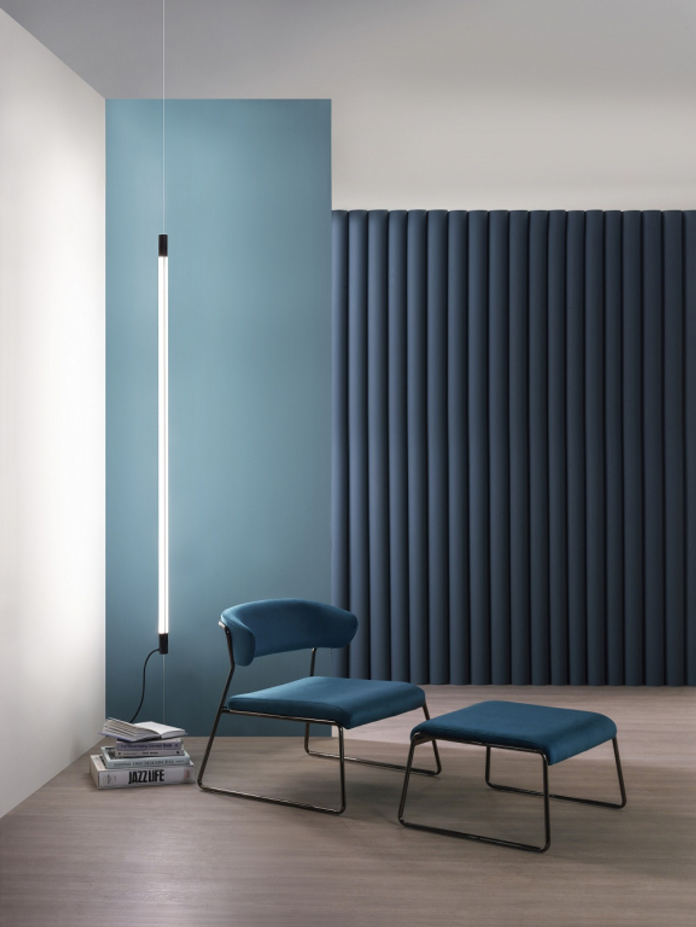 Кресло лаунж с обивкой Scab Design Lisa Lounge, черный глянцевый никель, голубой