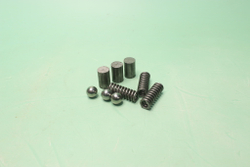 Фиксатор КПП ГАЗ-3309,33104 (3поз./9дет.) пружина,заглушка,шарик