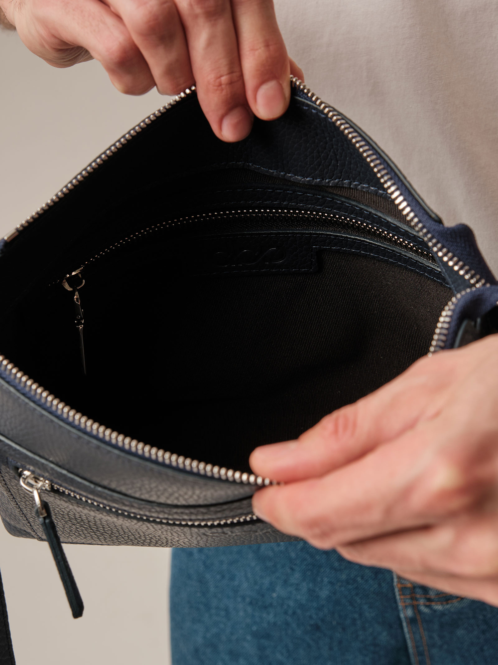 Мужская сумка кроссбоди DBR 7131 насыщенно-синий