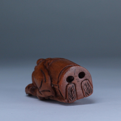 Нэцкэ Шоусин с персиком и посохом