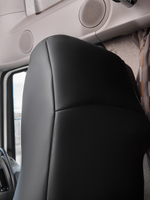 Чехлы Люкс DAF XF 106 (экокожа, черный цвет, бежевая вставка)