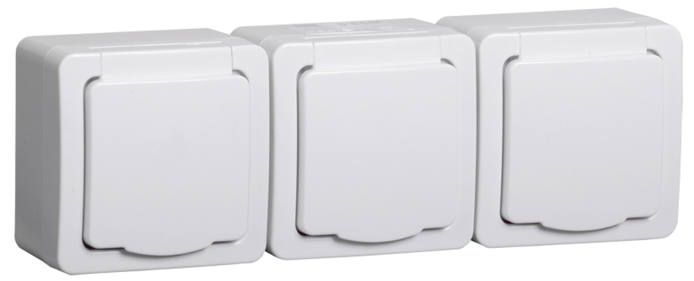 Розетка 3-местная для открытой установки РСб23-3-ГПБб с заземлением IP54 ГЕРМЕС PLUS белый IEK