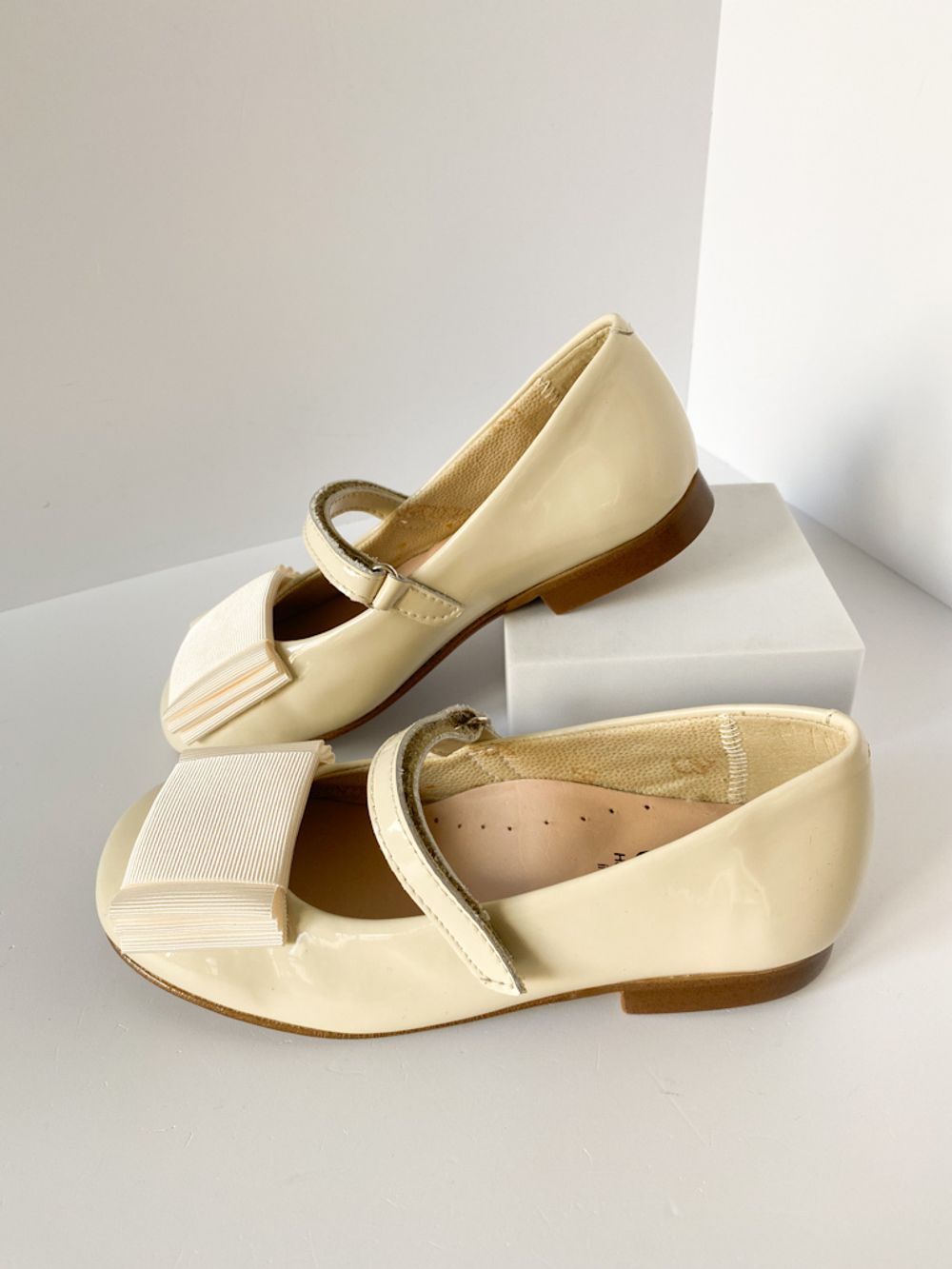 Новые лаковые туфли Eli, 27