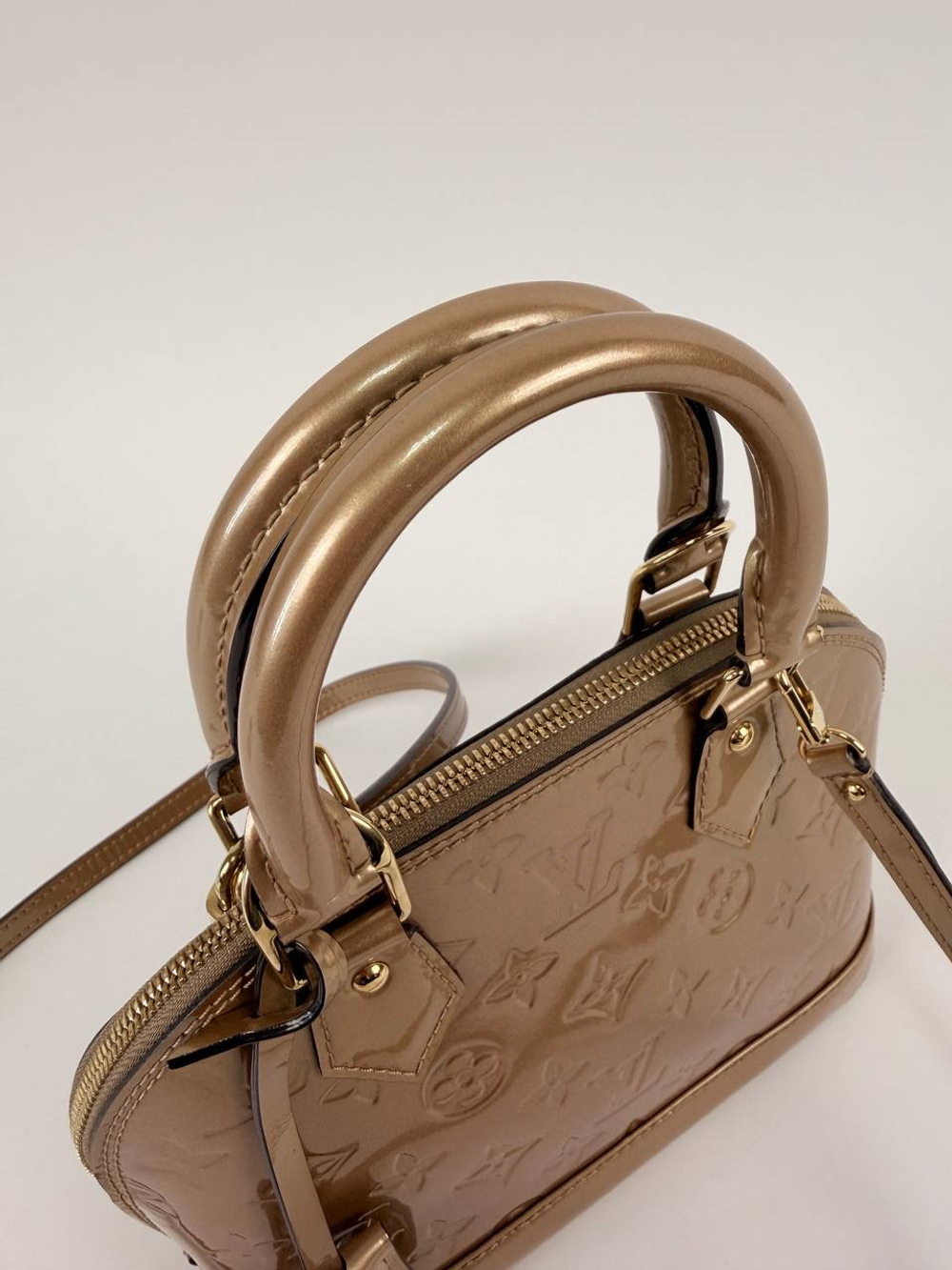 Сумка Louis Vuitton Monogram Vernis Alma BB