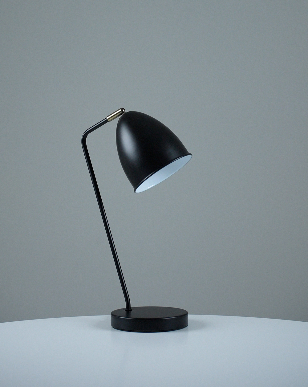 Лампа настольная Moderli V11000-T Otto